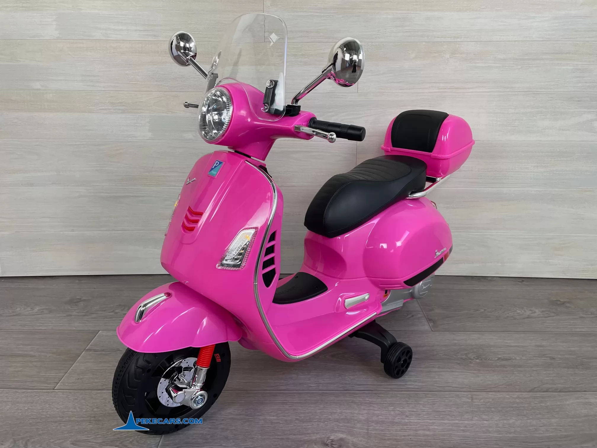 Moto Vespa GTS-S 12V rosa 3/4 derecha
