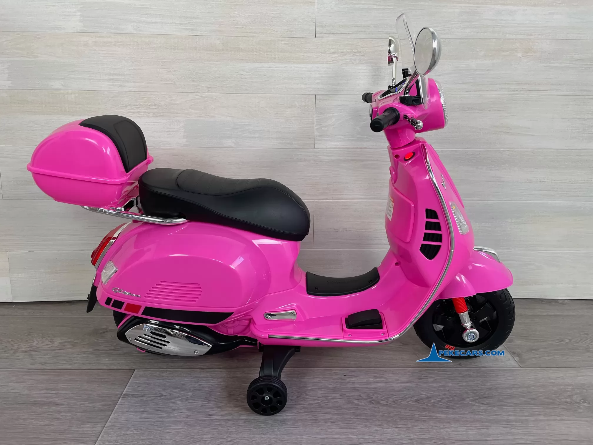 Moto Vespa GTS-S 12V rosa 3/4 lado izquierdo