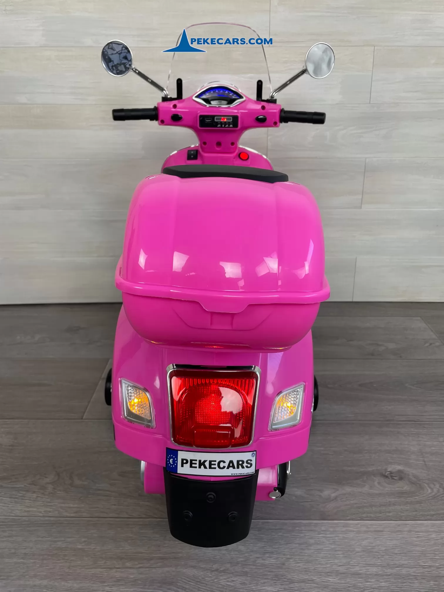 Moto Vespa GTS-S 12V rosa 3/4 vista trasera