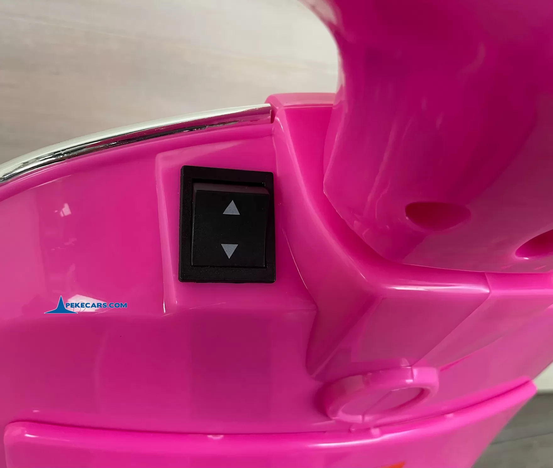 Moto Vespa GTS-S 12V rosa 3/4 velocidad selector