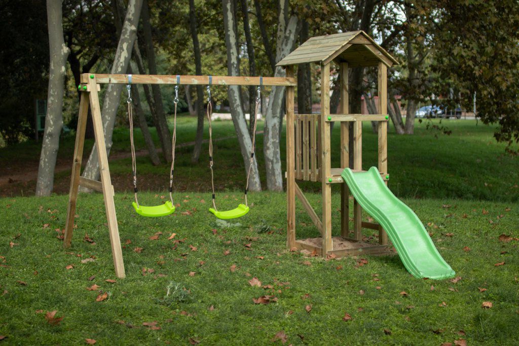 Parque Infantil Carlit M con columpio doble - vista jardin