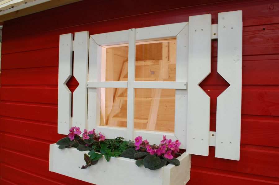 CASITA DE MADERA TOM VENTANA