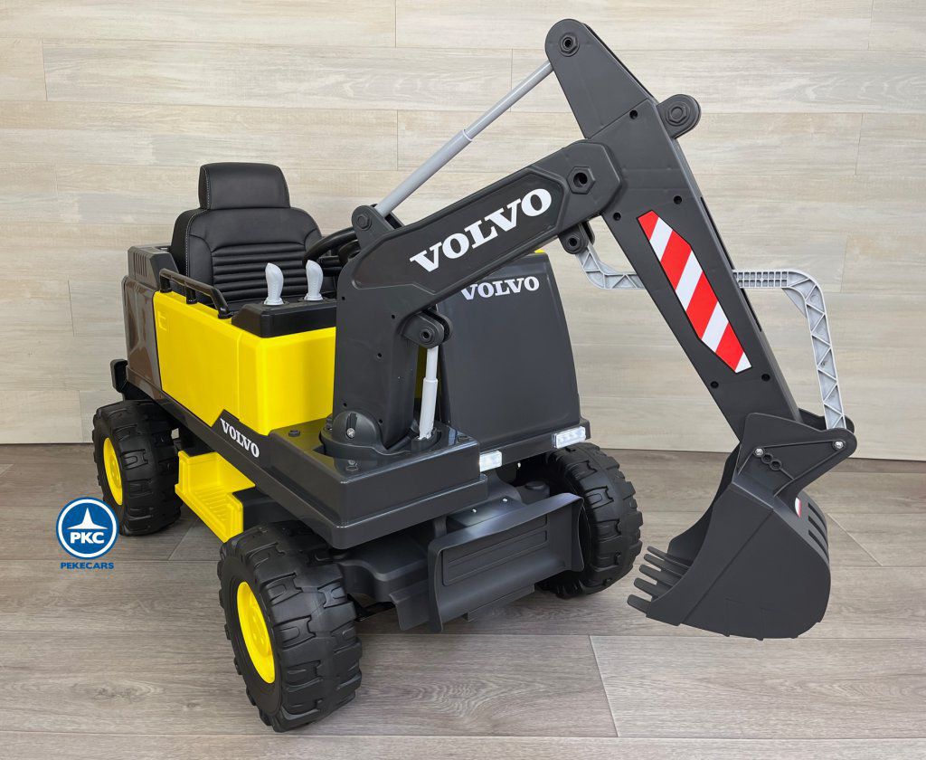 tractor a bateria excavadora volvo amarilla
