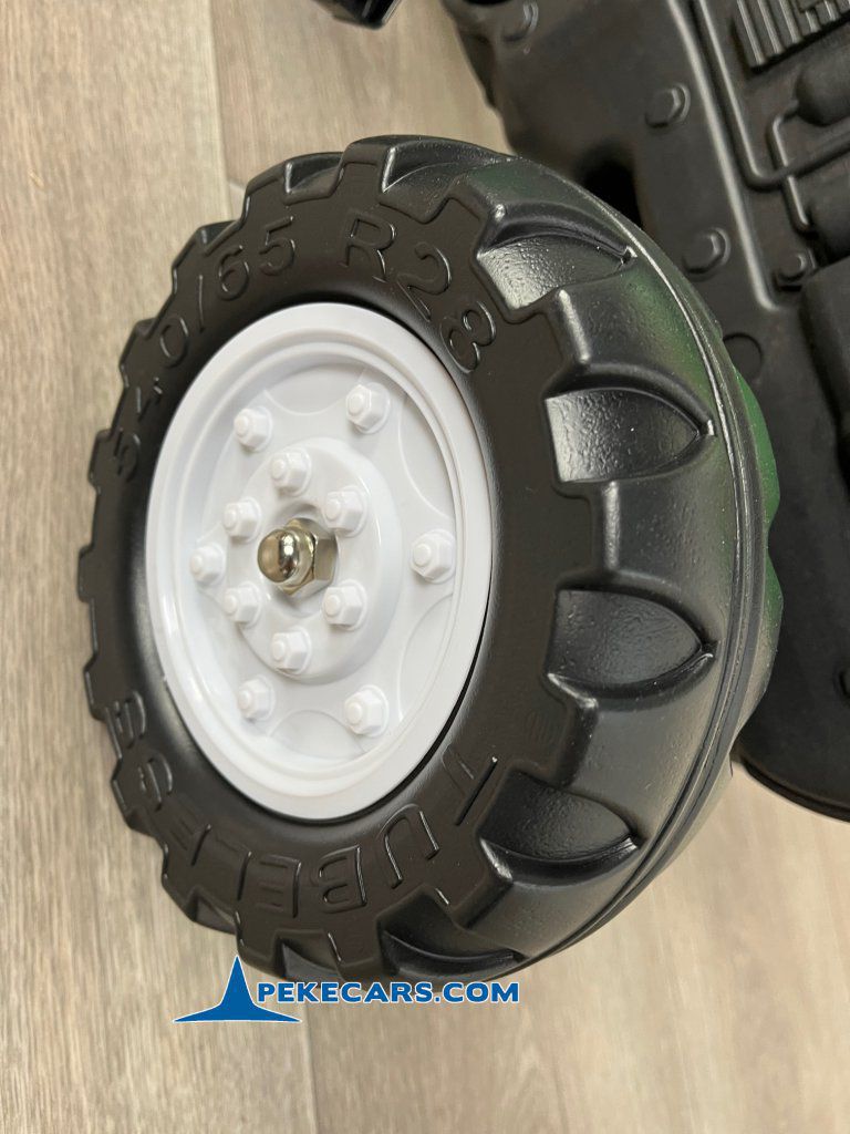 Tractor a pedales para niños 3001 con remolque ruedas