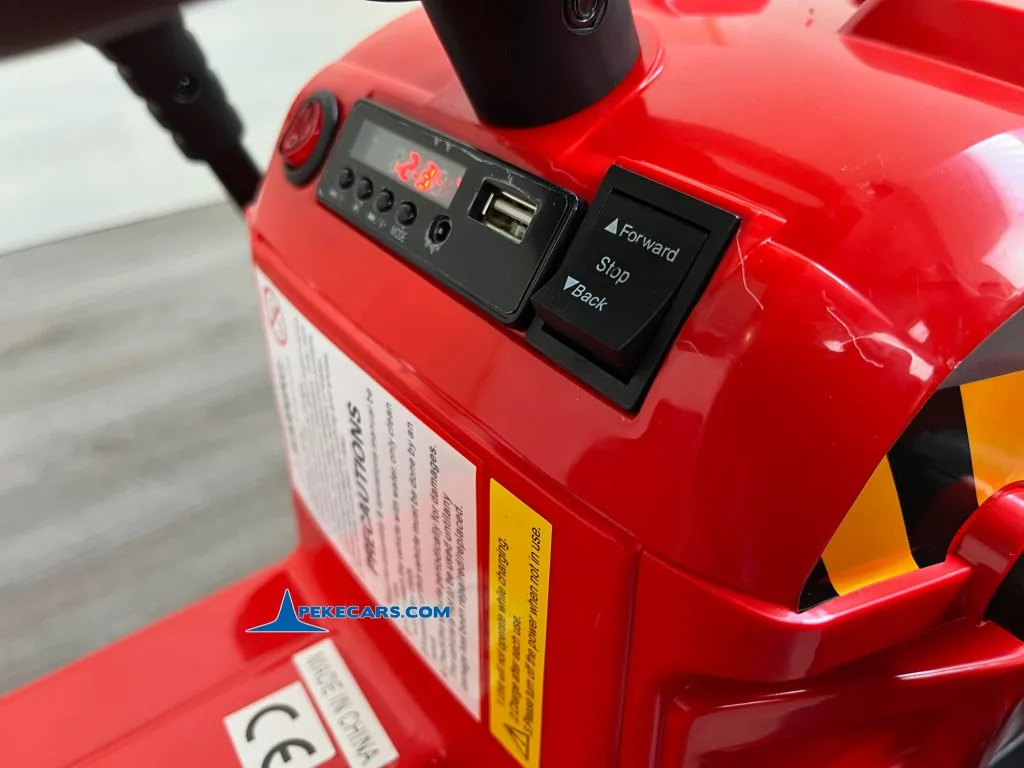 Tractor Electrico Peketrac 3100 12V 2.4G Rojo botonera