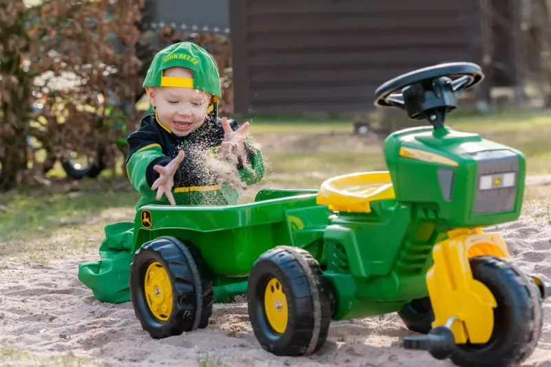 Tractor a pedales de tres ruedas intantil con remolque rollyTrac John Deere