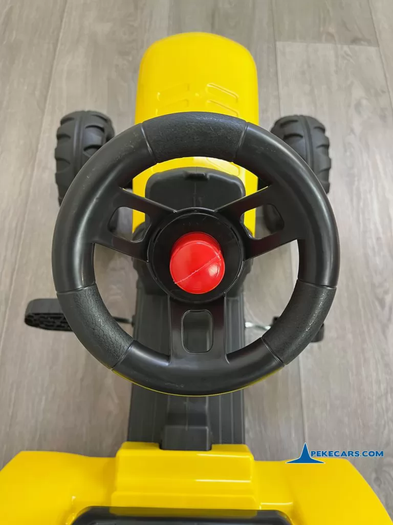 Tractor a pedales 3001 con remolque amarillo volante