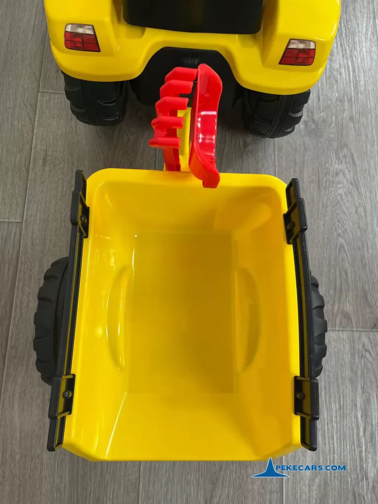 Tractor a pedales 3001 con remolque amarillo remolque