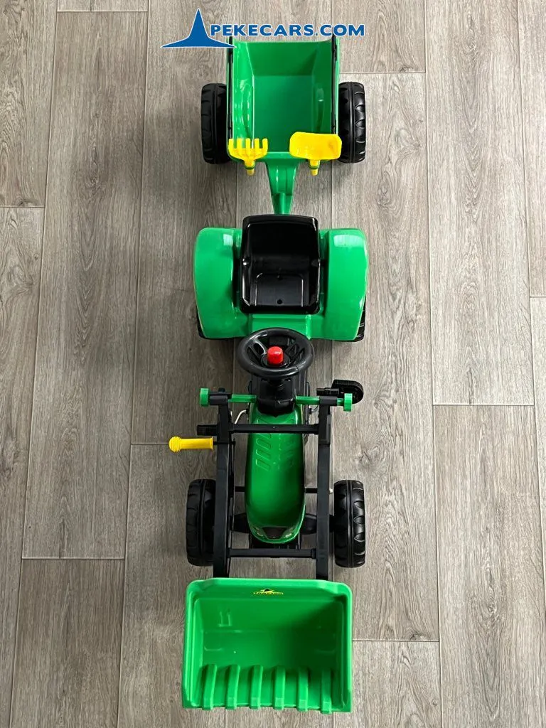 Tractor a pedales Verde con Remolque y Pala vista aerea