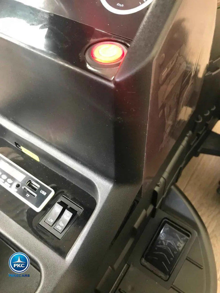 Tractor Peketrac 7100 Verde Militar