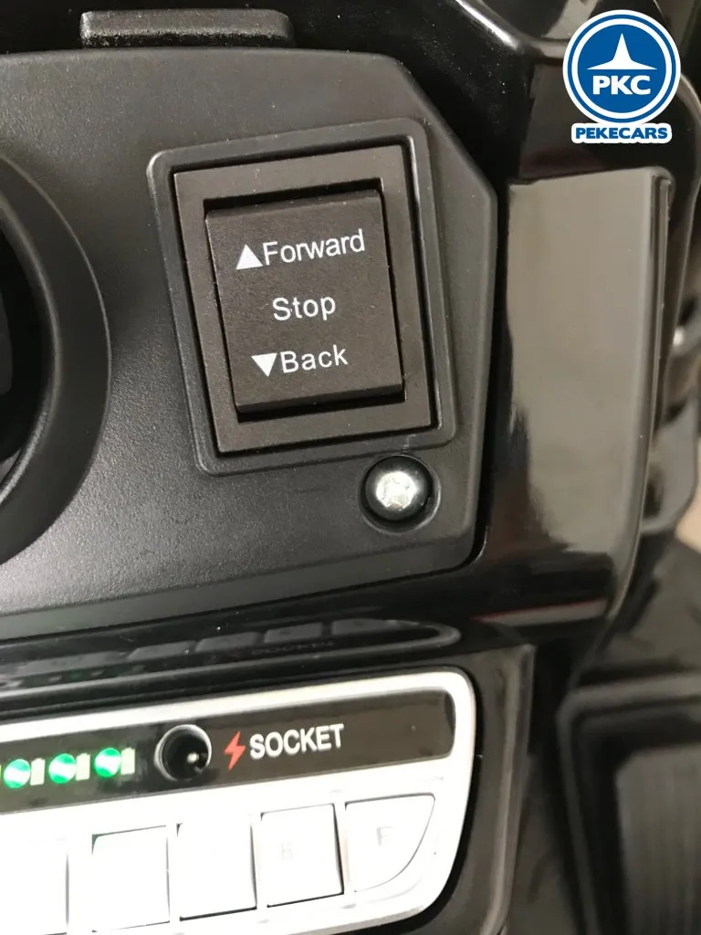 Tractor Electrico Peketrac 4100 12V 2.4G Verde - vista cambio de marcha